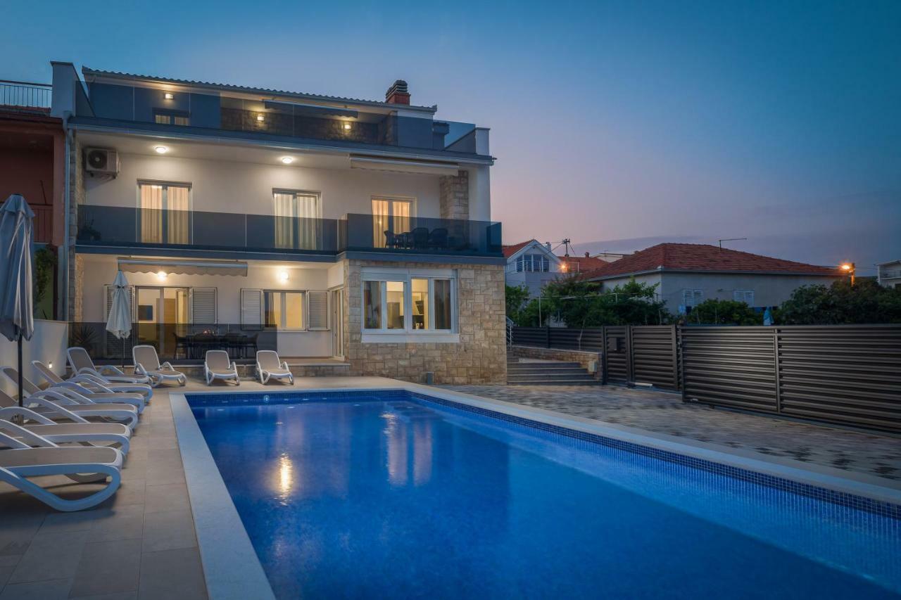 Apollo Apartment