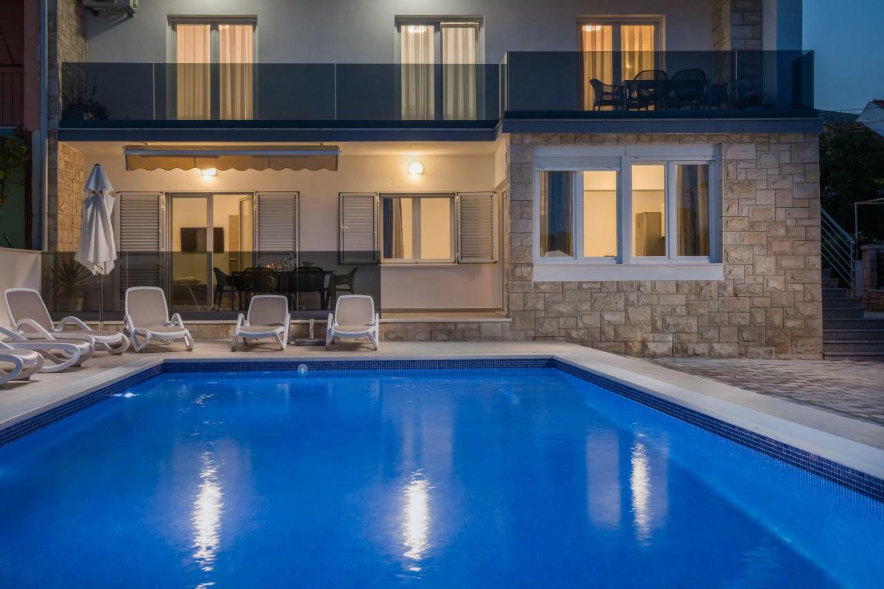 Apollo Apartment